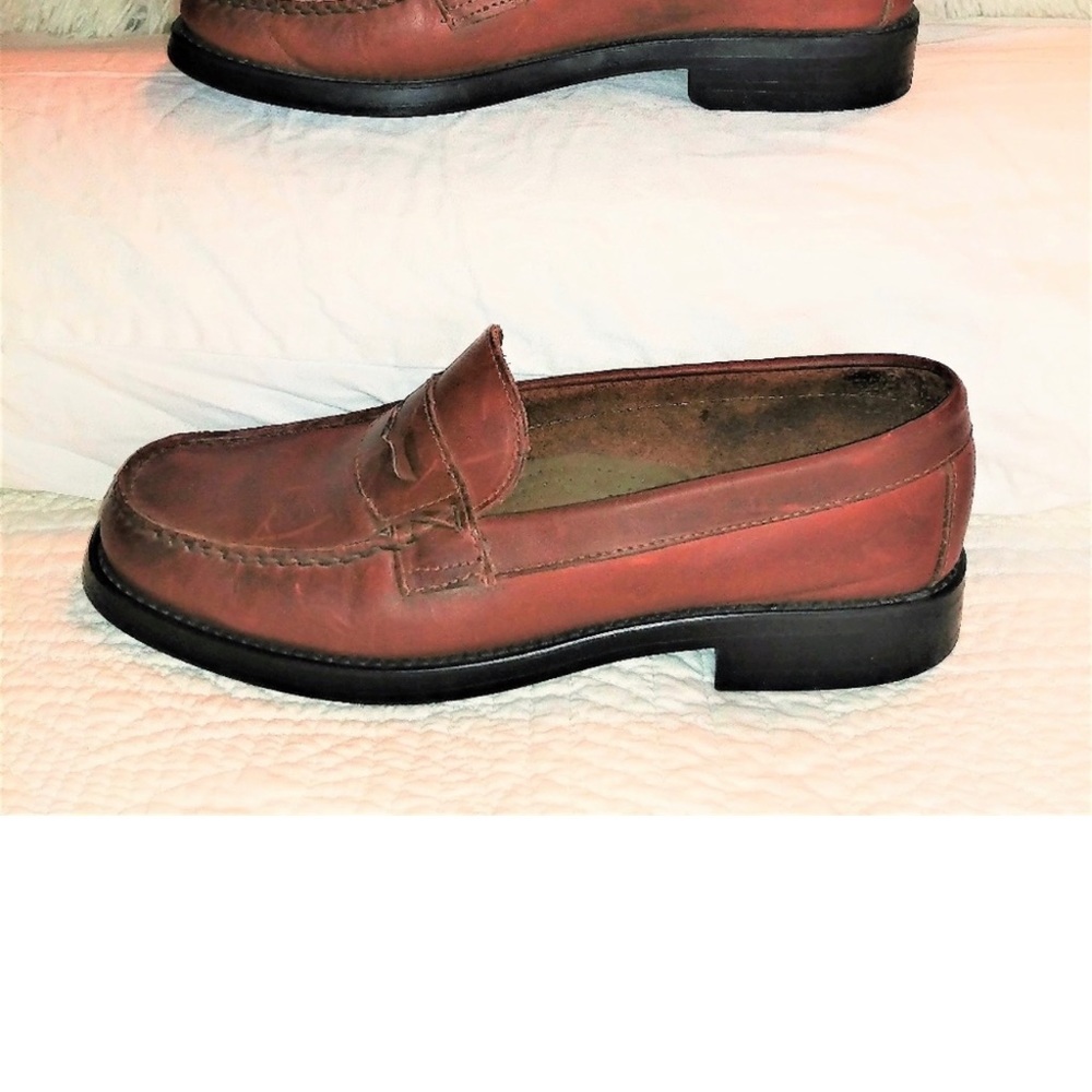 Loafers in beautiful condition. Size 8.
